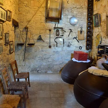 Летний дом Kostas Stone House